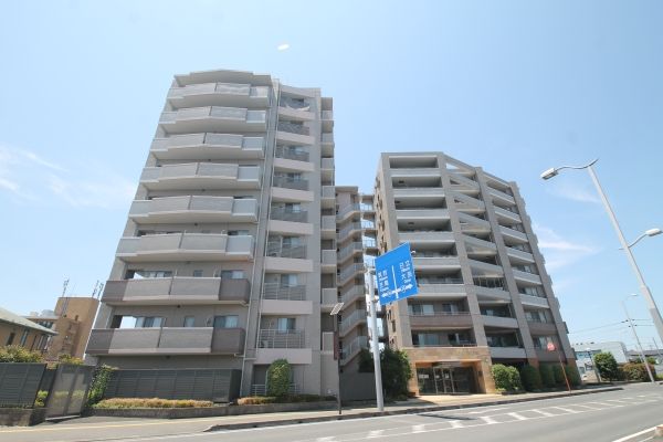 4LDK Apartment with Private Garden near Akatsuka Station, Mito - Thumbnail 3