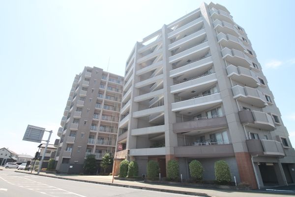 4LDK Apartment with Private Garden near Akatsuka Station, Mito - Thumbnail 2