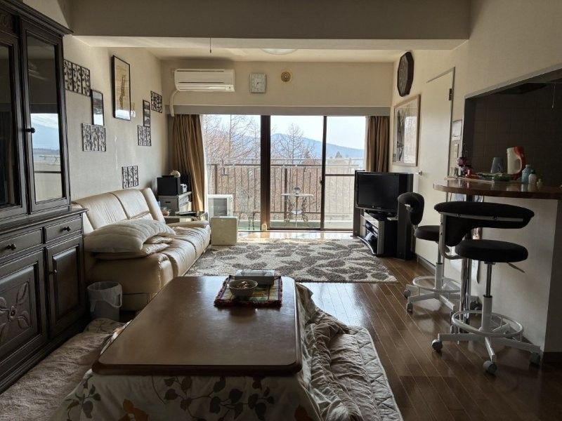 1LDK Apartment for Sale in Yamanakako, Yamanashi - 52.37 sqm - Thumbnail 2