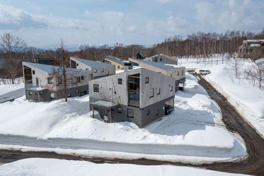 Modern 4-Bedroom Chalet for Sale in Niseko Higashiyama - Thumbnail 2