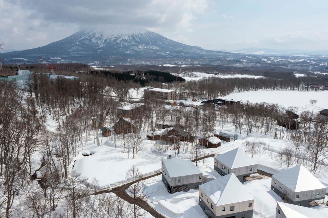 Modern 4-Bedroom Chalet for Sale in Niseko Higashiyama - Thumbnail 4