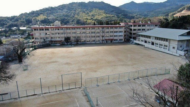 5LDK Solar-Powered House in Kagoshima with Large Garden - Thumbnail 3