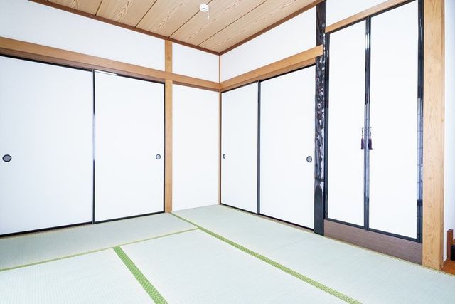 Renovated 4LDK Detached House for Sale in Yokkaichi, Mie - Thumbnail 3