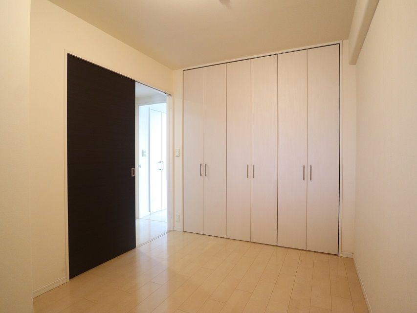 Servus This Flower Neo Style 3LDK Condo for Sale in Osaka Konohana - Thumbnail 4