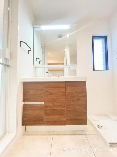 4LDK House Near Tsurugamine Station in Yokohama - Thumbnail 2