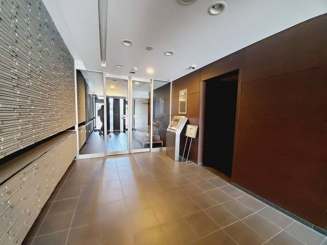 Royal Garden Harimaya-cho 9F 3LDK Apartment for Sale in Kochi - Thumbnail 4