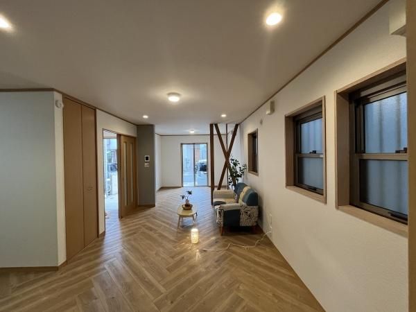 Renovated 3SLDK Detached House for Sale in Habikino, Osaka - Thumbnail 2