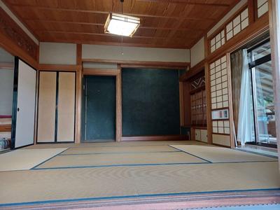 Renovated Rural Home in Unnan City with Large Roof Design — Image 3, Unnan, Shimane