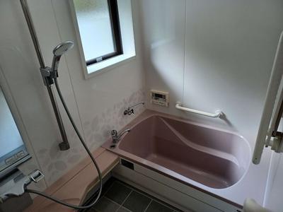 Renovated Rural Home in Unnan City with Large Roof Design — Image 4, Unnan, Shimane