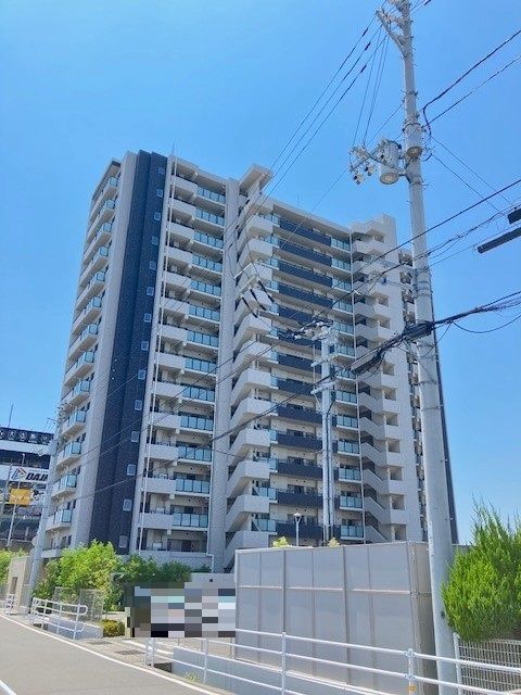 4LDK Condo in Surpass City Doita Grand Gate, Matsuyama - Thumbnail 2