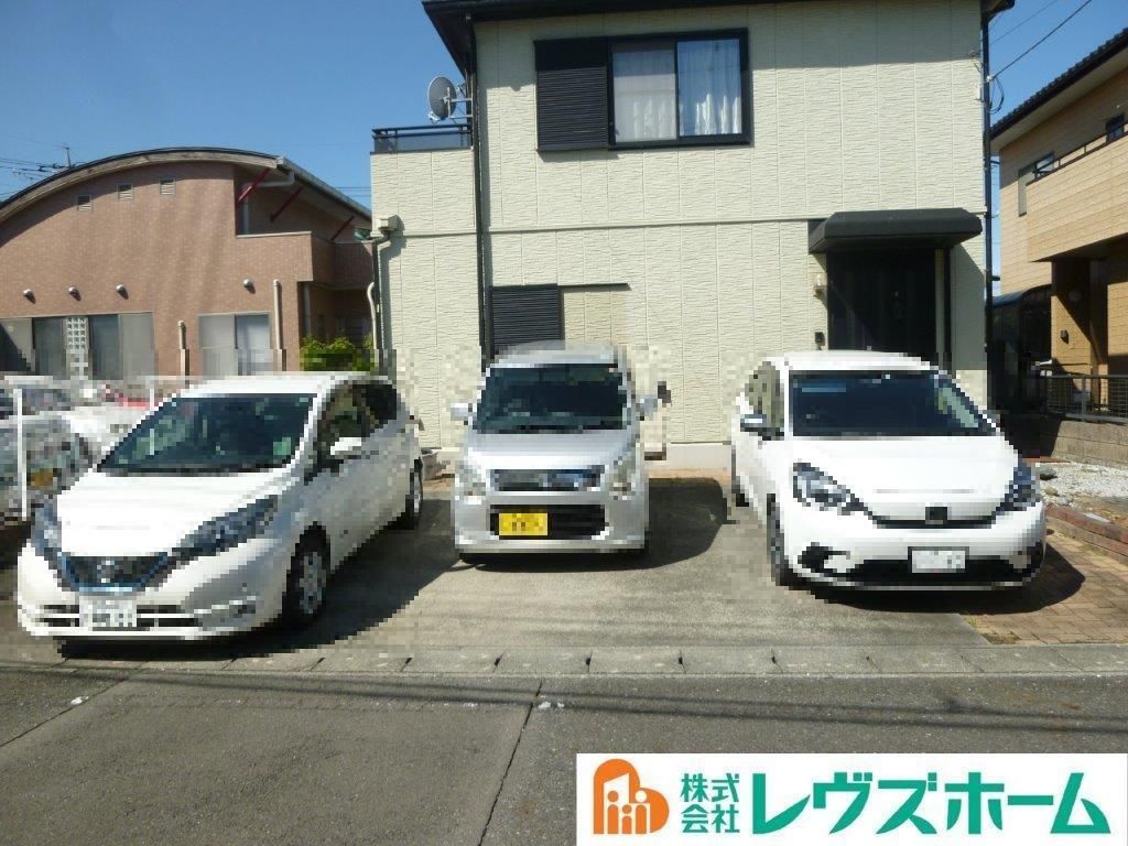 4LDK Family Home in Isesaki with Solar Power | 136.03 sqm - Thumbnail 2