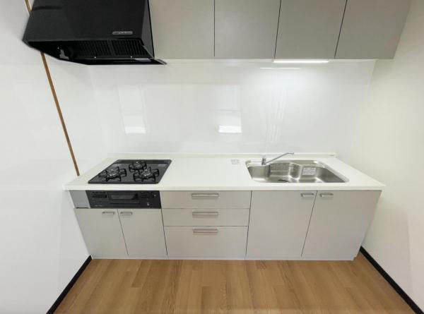 Renovated 4DK House in Kirishima with Parking for 4 - Thumbnail 3