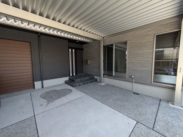 Modern 3SLDK House with Roof Balcony & Garage in Shimonoseki - Thumbnail 3