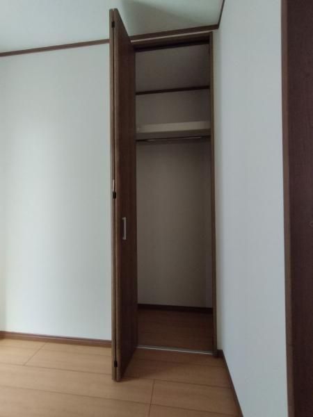 4LDK House for Sale in Makuhari Honcho, Chiba - Thumbnail 3