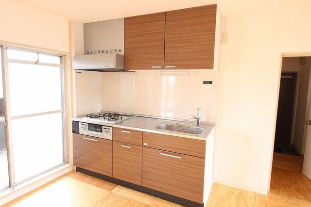 1LDK Apartment in Okayama City with South-Facing Balcony - Thumbnail 4