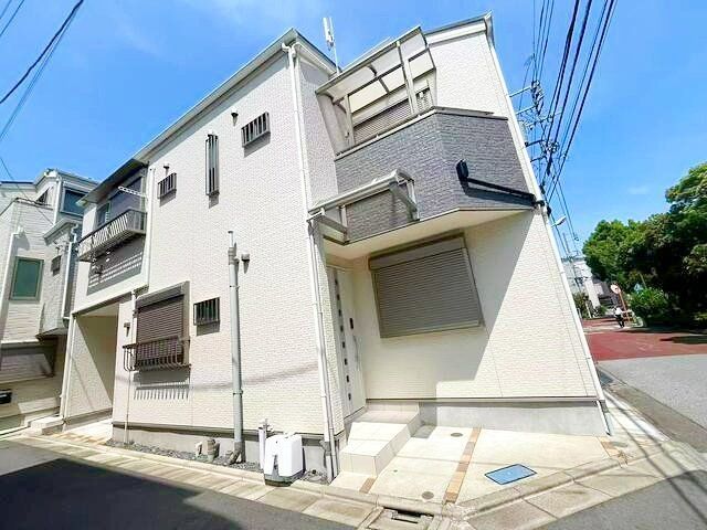 Modern 3LDK House in Shin-Koiwa, Katsushika Ward, Tokyo - Thumbnail 2