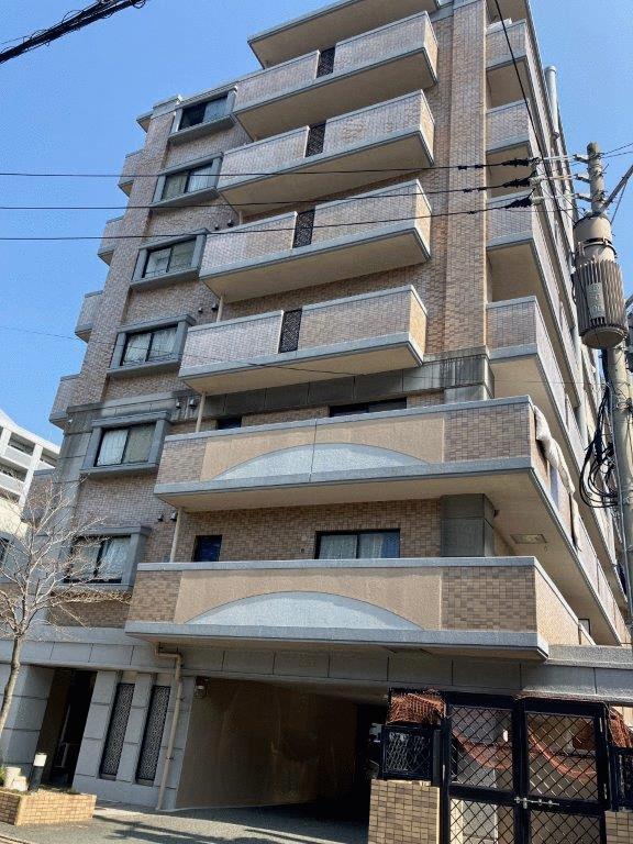 4LDK Apartment Near Fukuoka Airport with Large Balcony - Thumbnail 3