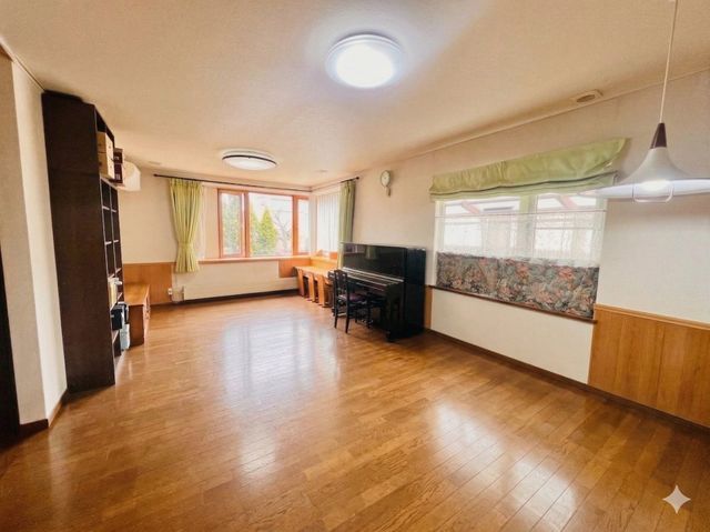 4LDK House for Sale in Kita-ku, Sapporo, Hokkaido - Thumbnail 3