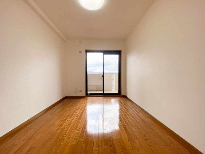 3LDK Apartment for Sale Near JR Seta Station, Otsu - Thumbnail 2