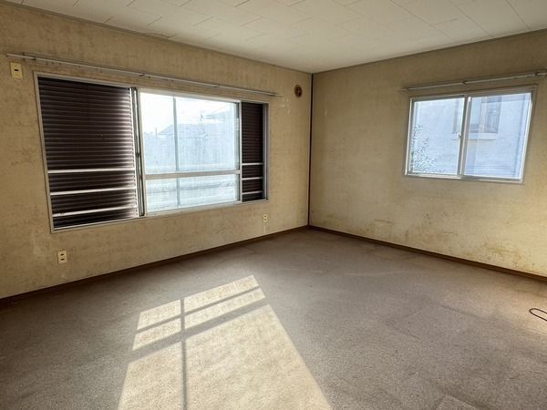 Spacious 4LDK House Near Nigawa Station, Takarazuka - Thumbnail 3