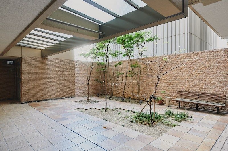 Astimia Shitennoji East Crestage 8F 2LDK Apartment for Sale in Osaka - Thumbnail 2