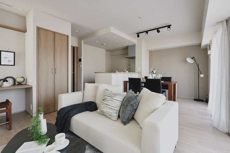 Astimia Shitennoji East Crestage 8F 2LDK Apartment for Sale in Osaka - Thumbnail 3