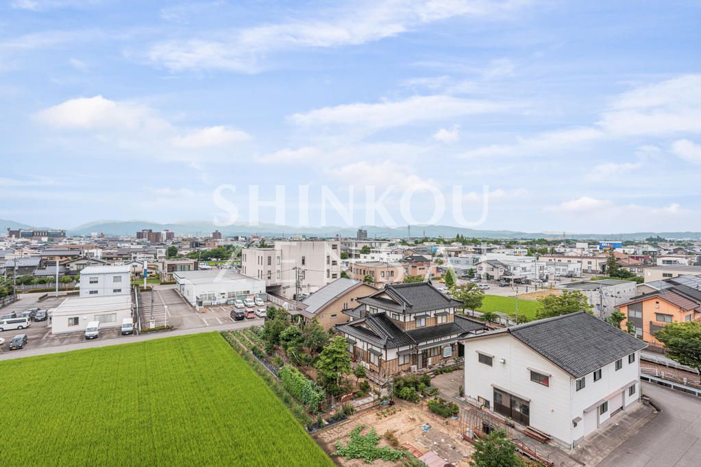 2LDK Apartment in Toyama with Balcony and Floor Heating - Thumbnail 2