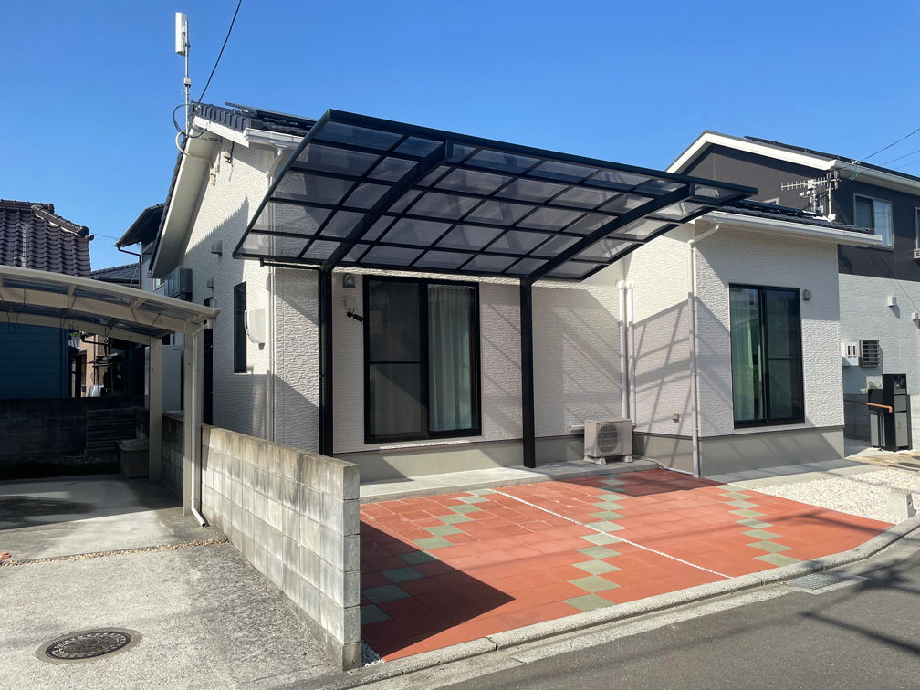Modern 2LDK House in Matsuyama with Solar Panels - Thumbnail 2