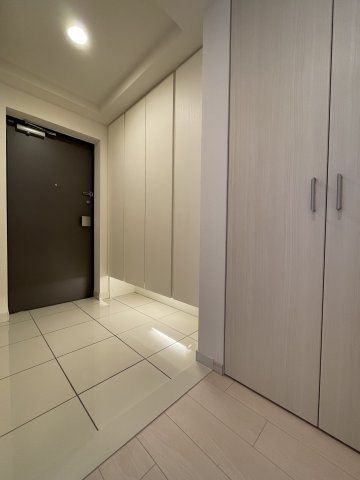 Renovated 3LDK Apartment with Lake Biwa Views in Otsu, Shiga - Thumbnail 2