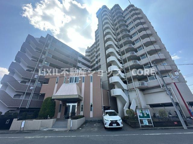 Dia Palace Minami-Rinkan 3LDK Apartment for Sale Near Station - Thumbnail 2
