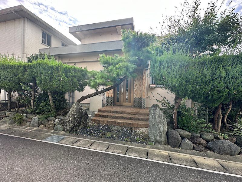 3LDK Detached House for Sale in Suzuka, Mie Prefecture - Thumbnail 2
