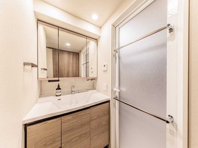 1LDK Apartment for Sale in Kameido, Koto Ward, Tokyo - Thumbnail 4