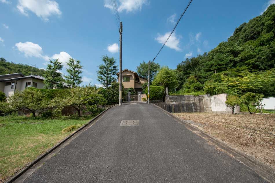 Land for Sale in Kinugasa, Kyoto with Shrine Pond Views - Thumbnail 3