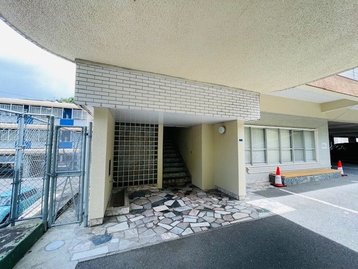 3DK Apartment for Sale in Nagasaki with Parking | Takeuchi Mansion - Thumbnail 3