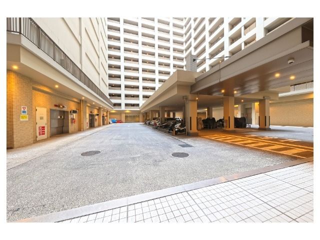 Renovated 2LDK Apartment in Prime Parks Shinagawa Seaside Tower - Thumbnail 4
