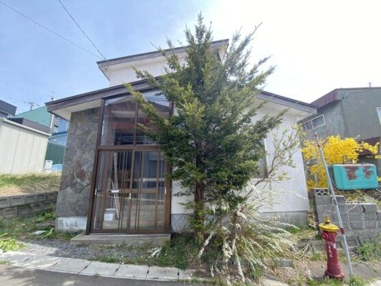 5LDK Wooden House for Sale in Otaru, Hokkaido with Garden - Thumbnail 2