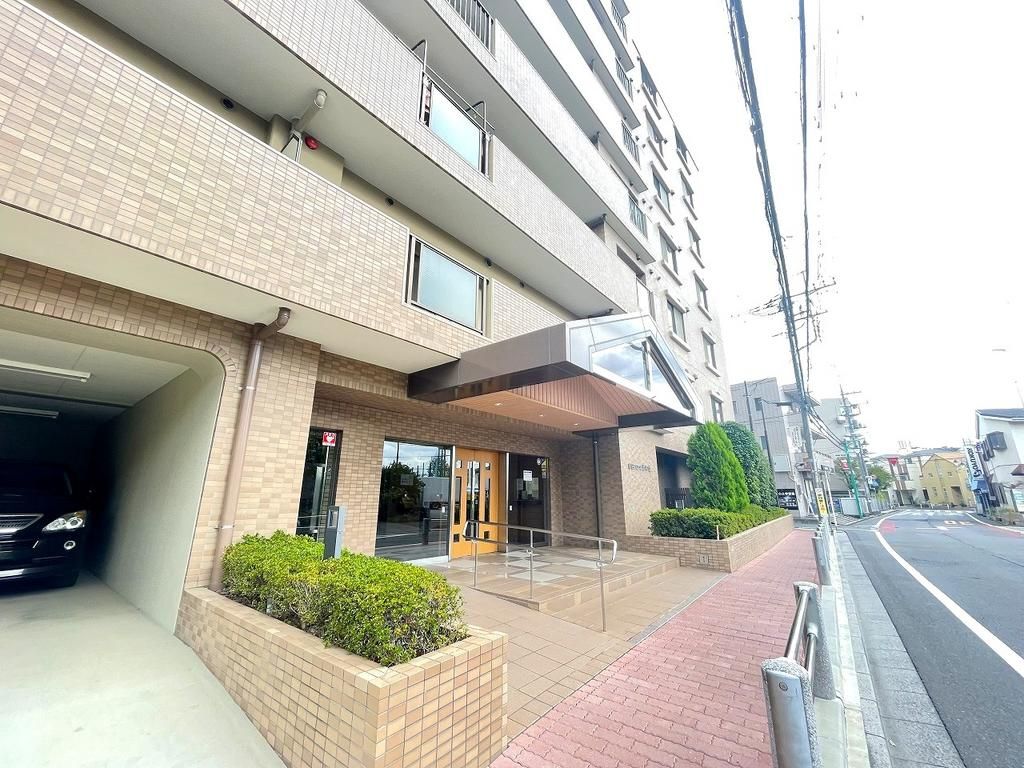 Asahi Pari-o Urawa Tsuji 3LDK Renovated Apartment in Saitama - Thumbnail 3