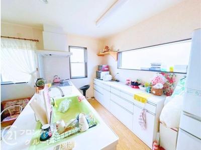 5LDK House in Nara with 2 Parking Spaces Near Tatsuragawa Station — Image 1, Hegun, Nara