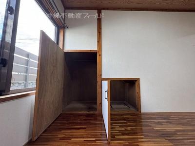 7LDK Two-Family Home with Solar Power in Nanjo City — Image 4, Nanjo, Okinawa