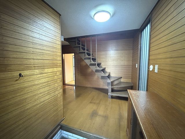 5LDK House with Large Garden in Chihaya Akasaka Village - Thumbnail 3