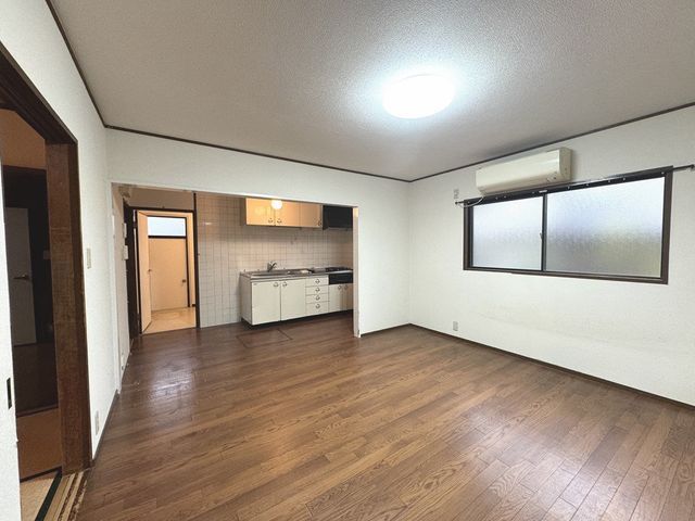 5LDK House with Large Garden in Chihaya Akasaka Village - Thumbnail 4