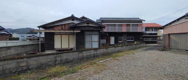 7DK Family Home in Niihama with Large Plot - Thumbnail 2