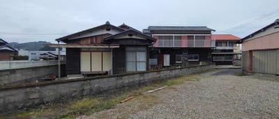 7DK Family Home in Niihama with Large Plot — Image 1, Niihama, Ehime