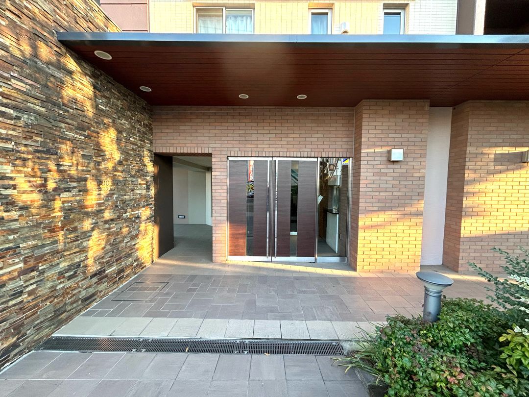 Modern 2LDK Apartment in Kashiwanoha Campus, Chiba - Thumbnail 2