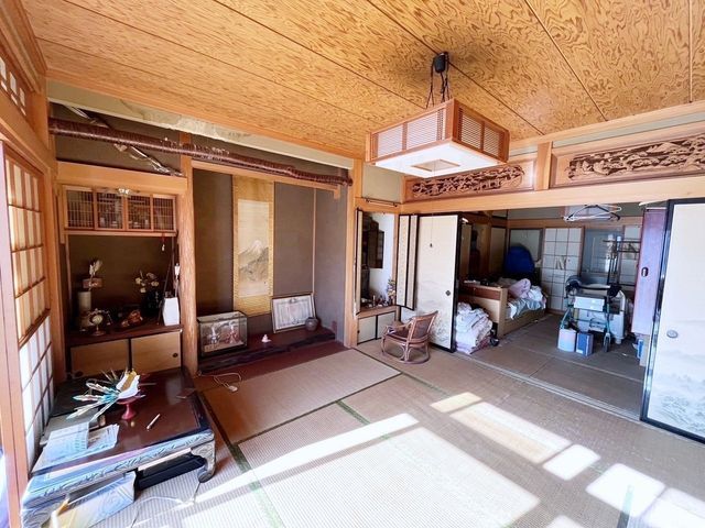 8LDK Family Home in Toyohashi with Parking for 3 Cars - Thumbnail 3