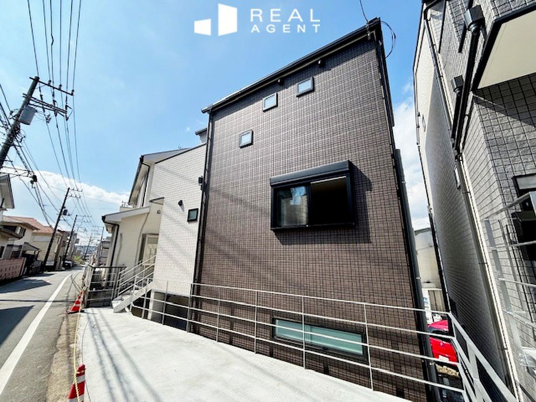 New 4LDK House for Sale in Kamakura, Kanagawa - Thumbnail 2