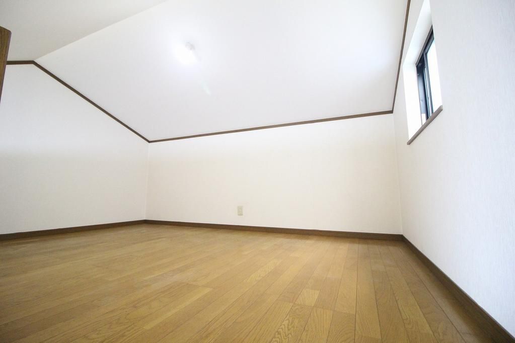 4LDK House in Higashiosaka with Loft and Carport - Thumbnail 3