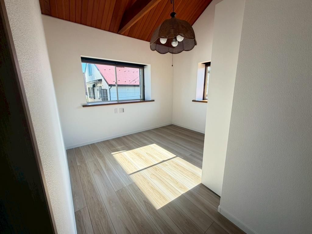 Renovated 3LDK House in Nerima with Underground Garage - Thumbnail 2