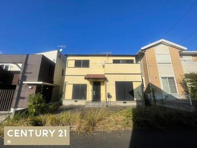 4SLDK House in Kinokawa with 3 Parking Spaces — Image 1, Kinokawa, Wakayama