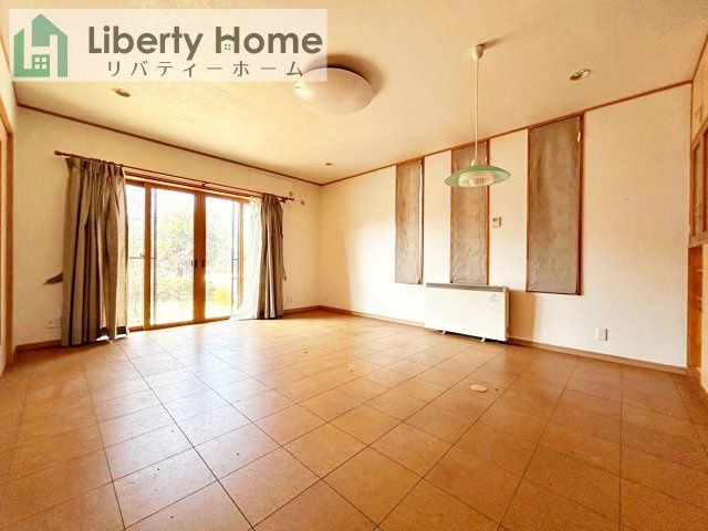 5SLDK Family Home in Ishioka City with 215.72 sqm Land - Thumbnail 4